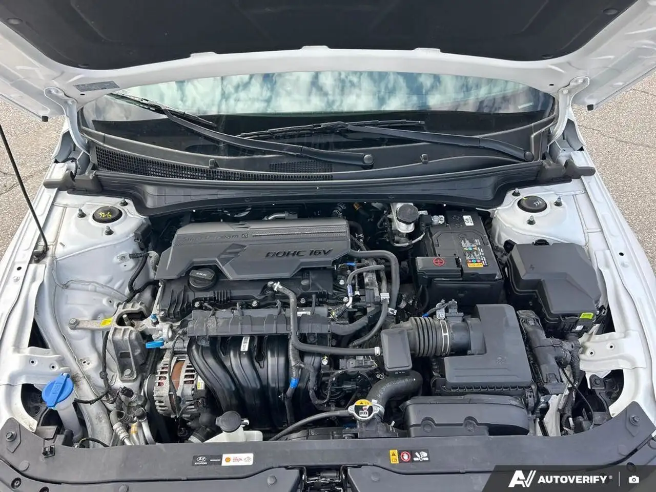 Hyundai ELANTRA снимка Hyundai ELANTRA
