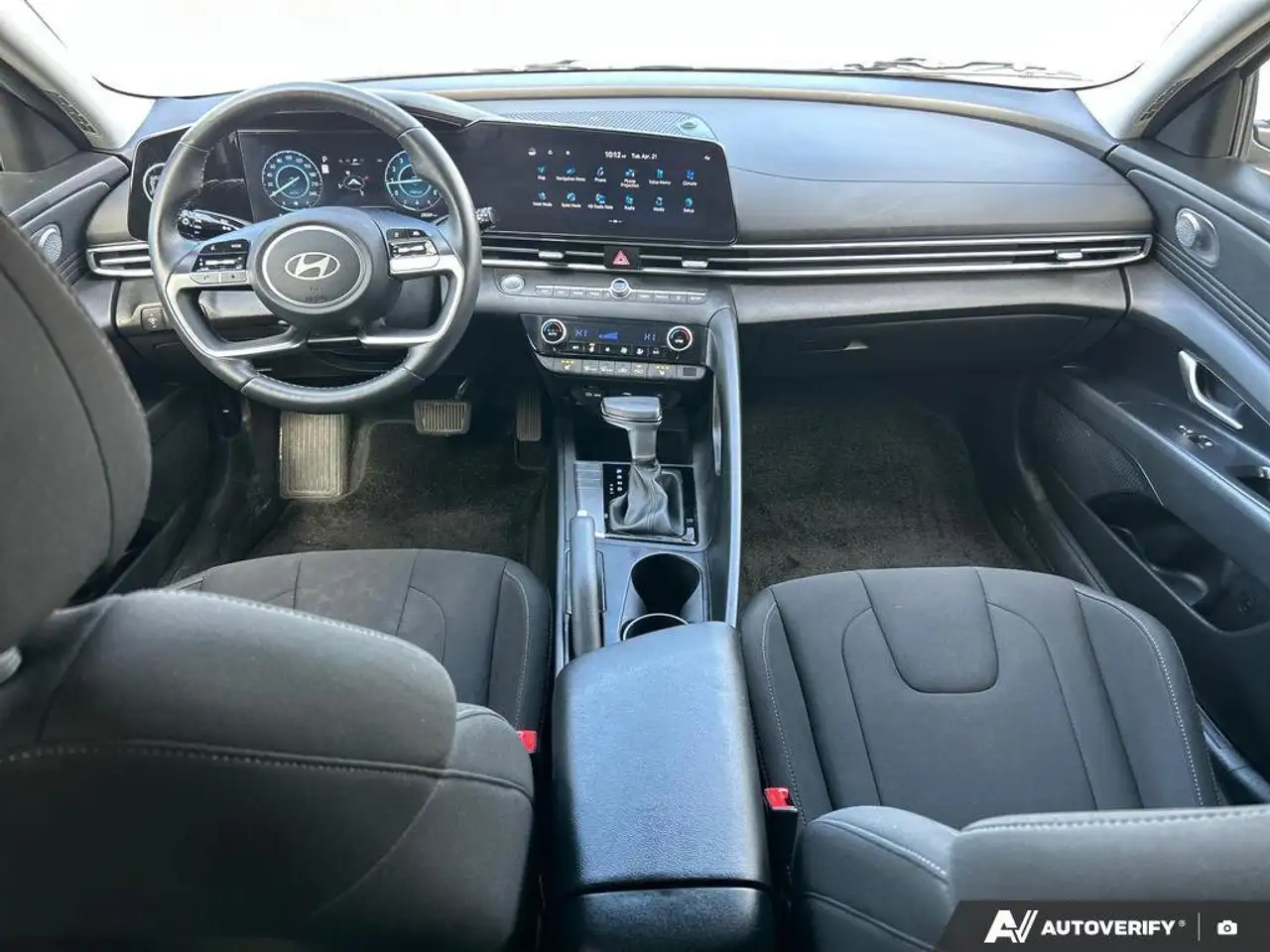 Hyundai ELANTRA снимка Hyundai ELANTRA