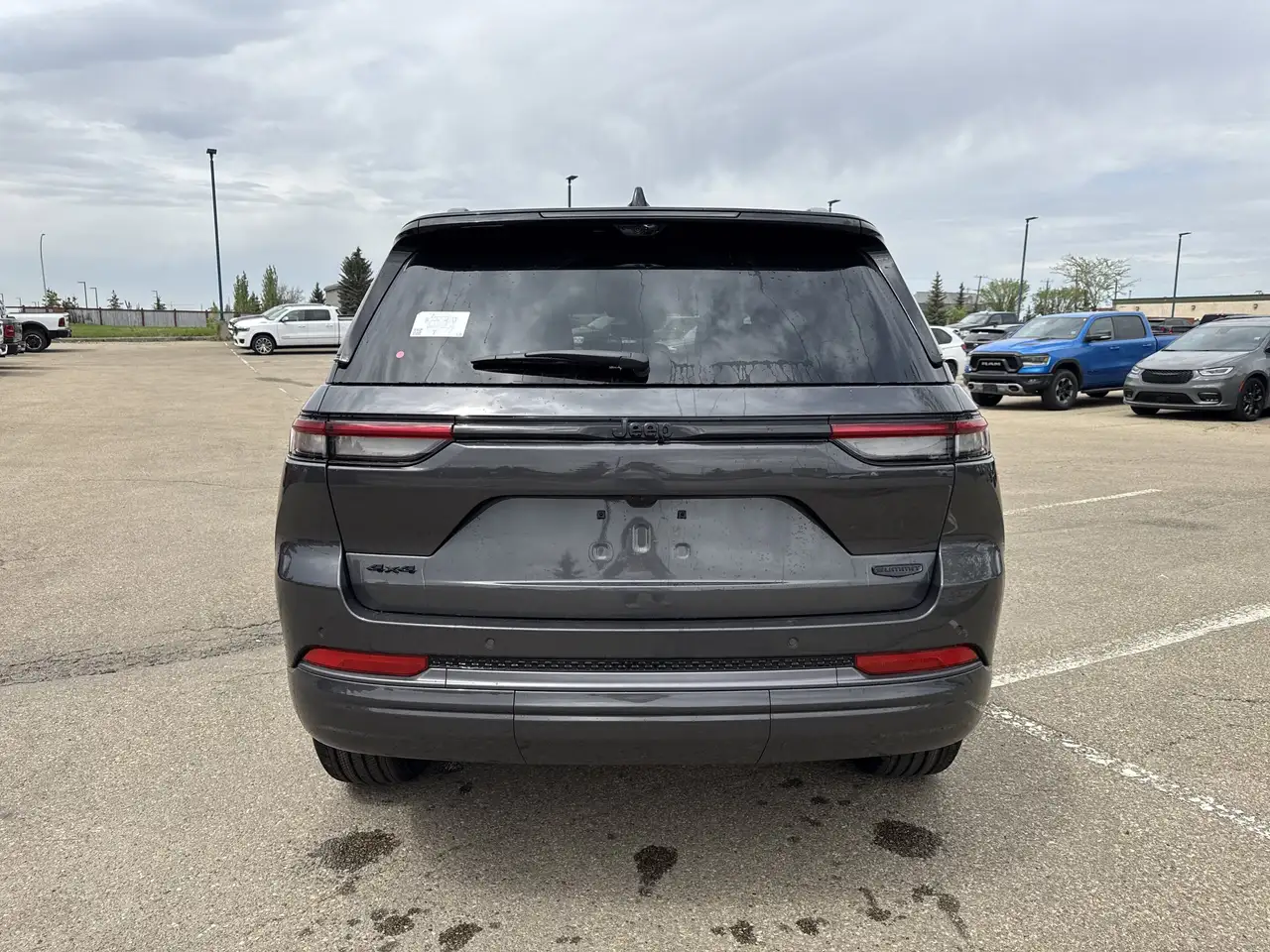 Jeep Grand Cherokee снимка Jeep Grand Cherokee