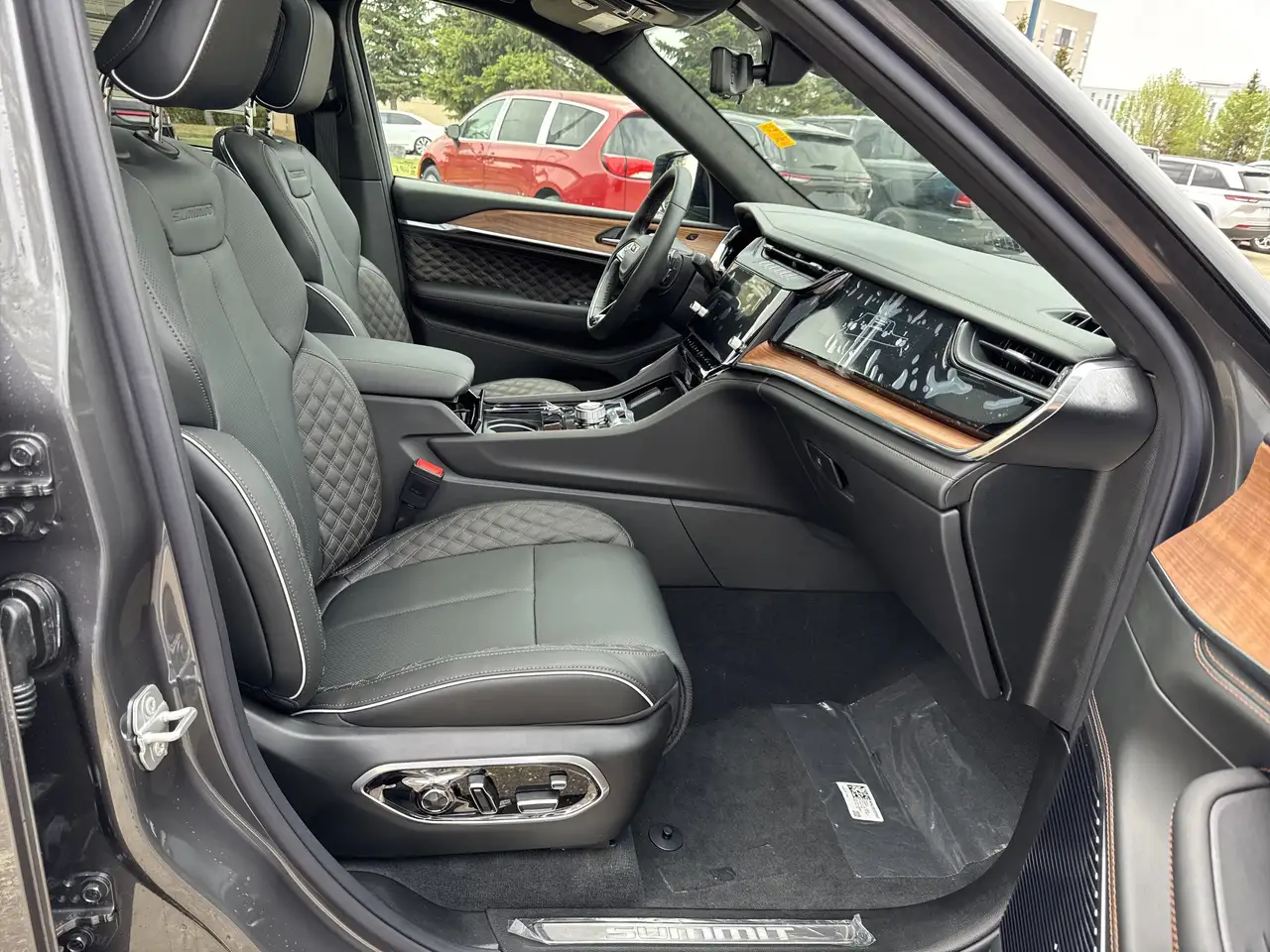 Jeep Grand Cherokee снимка Jeep Grand Cherokee