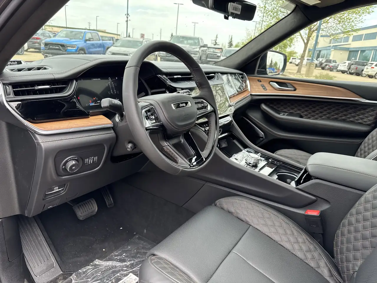 Jeep Grand Cherokee снимка Jeep Grand Cherokee