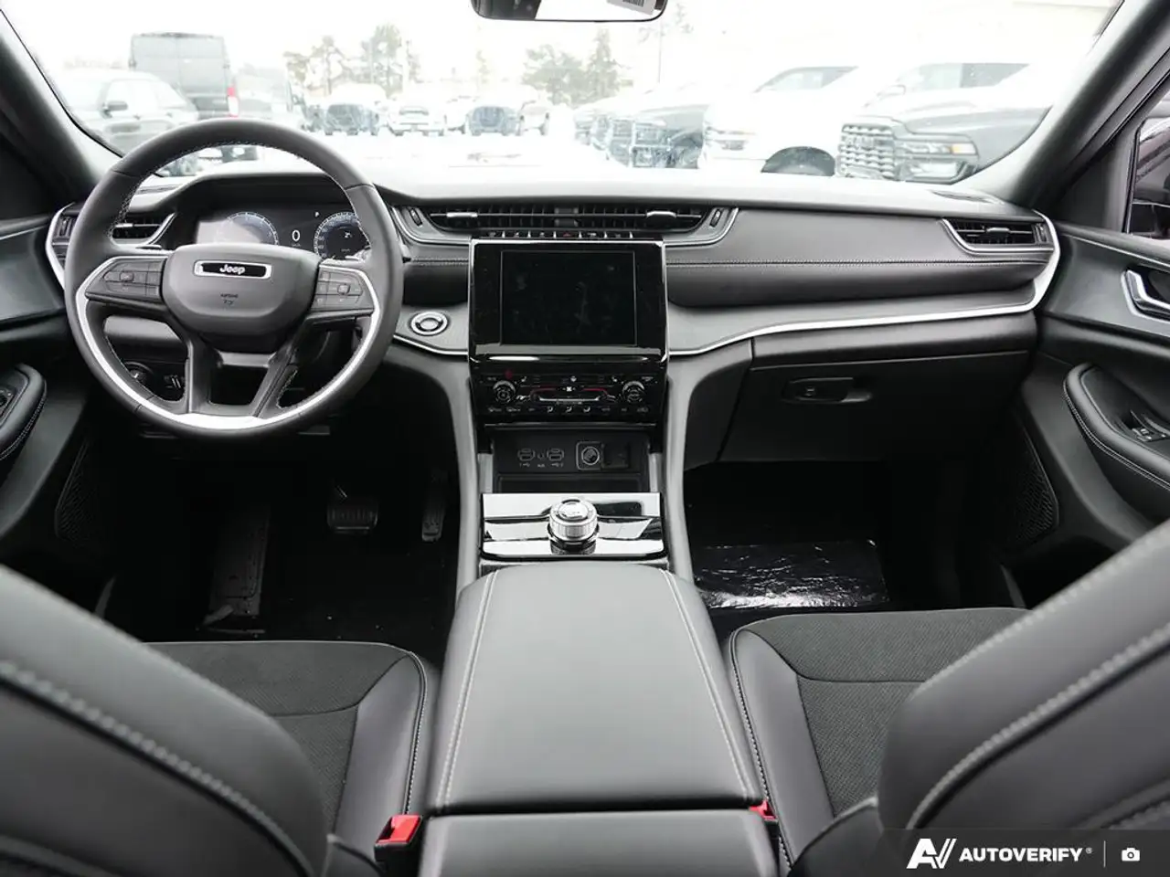 Jeep Grand Cherokee снимка Jeep Grand Cherokee