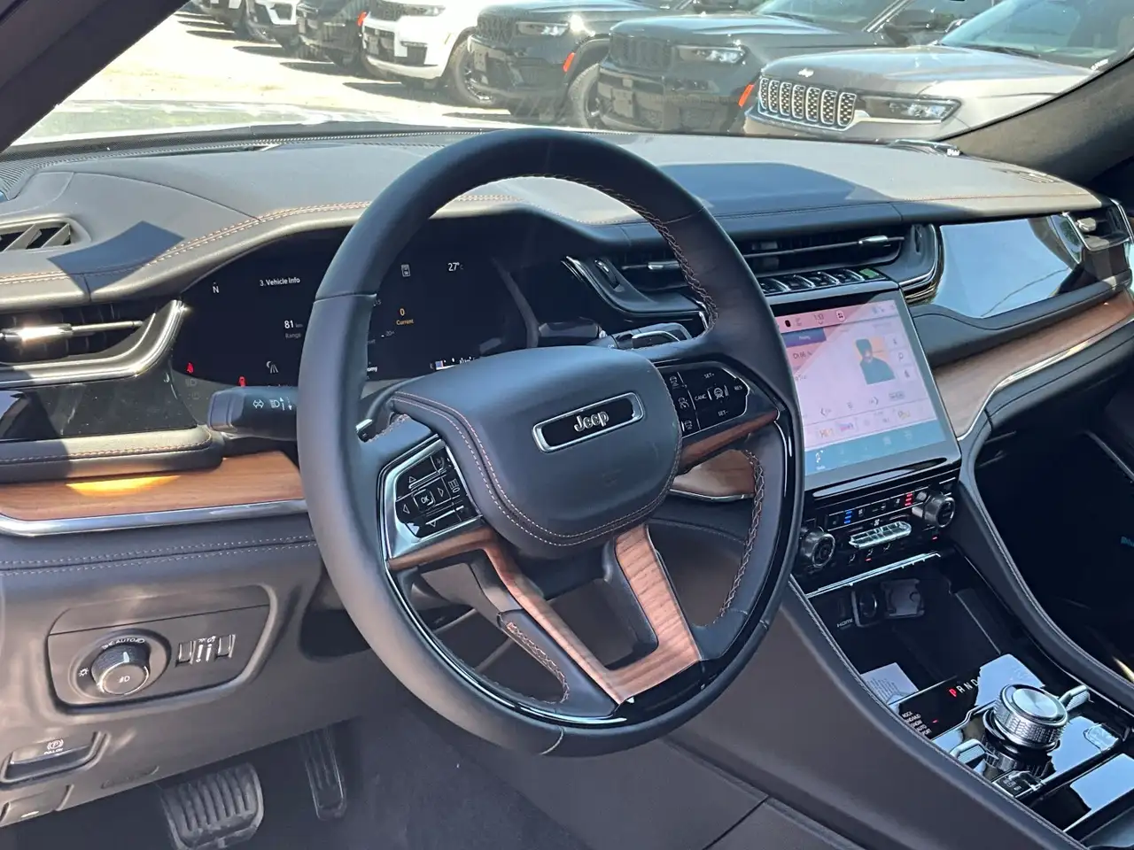 Jeep Grand Cherokee снимка Jeep Grand Cherokee