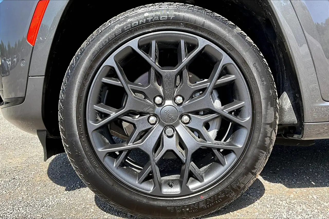 Jeep Grand Cherokee снимка Jeep Grand Cherokee