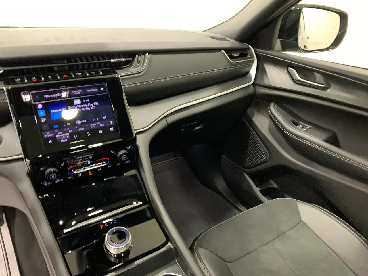 Jeep Grand Cherokee снимка Jeep Grand Cherokee