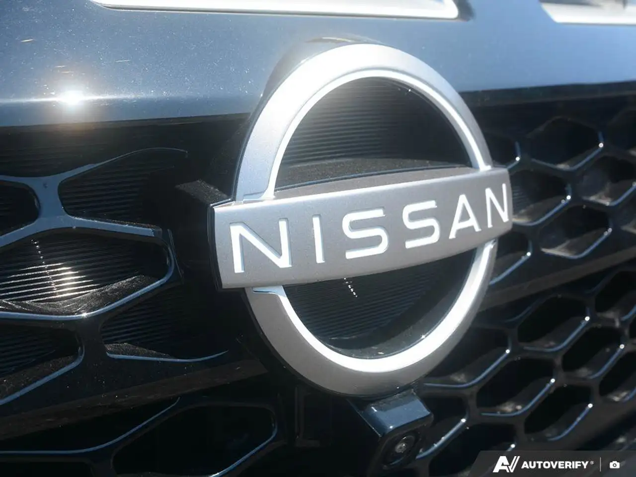 Nissan Pathfinder снимка Nissan Pathfinder