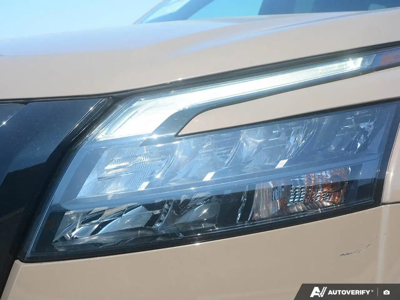 Nissan Pathfinder снимка Nissan Pathfinder