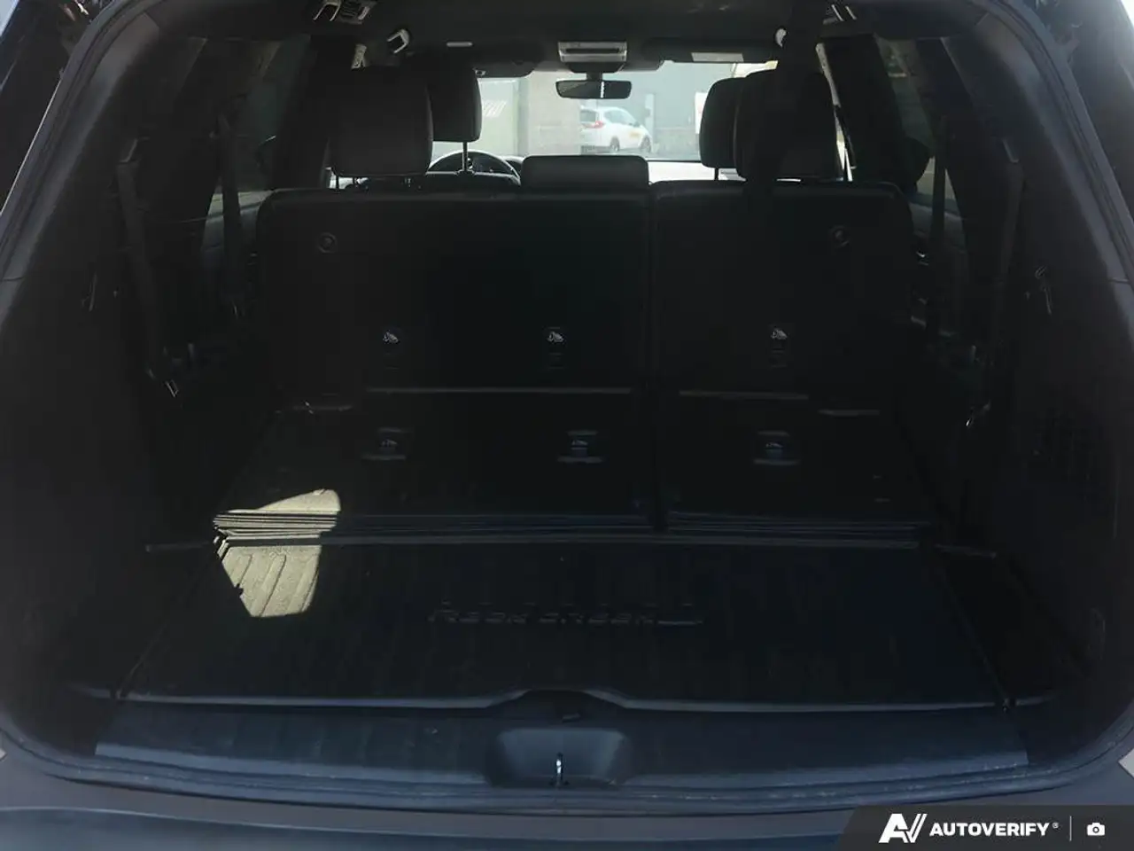 Nissan Pathfinder снимка Nissan Pathfinder