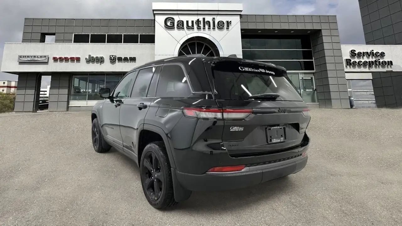 Jeep Grand Cherokee снимка Jeep Grand Cherokee
