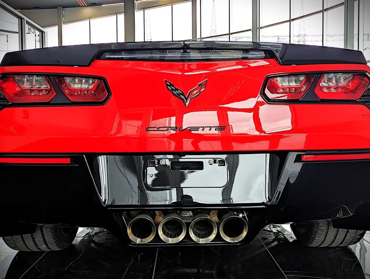 Chevrolet Corvette снимка Chevrolet Corvette