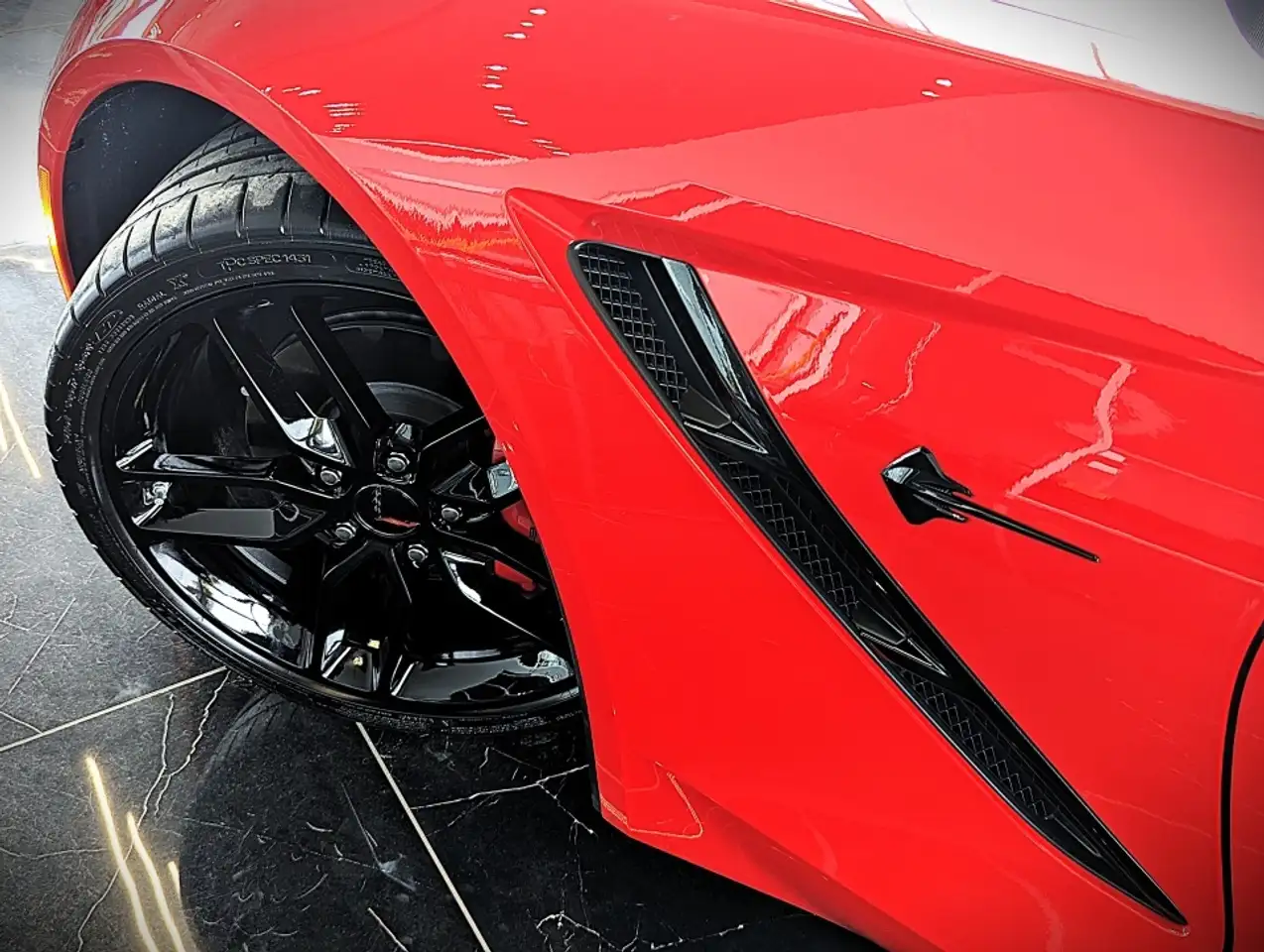 Chevrolet Corvette снимка Chevrolet Corvette