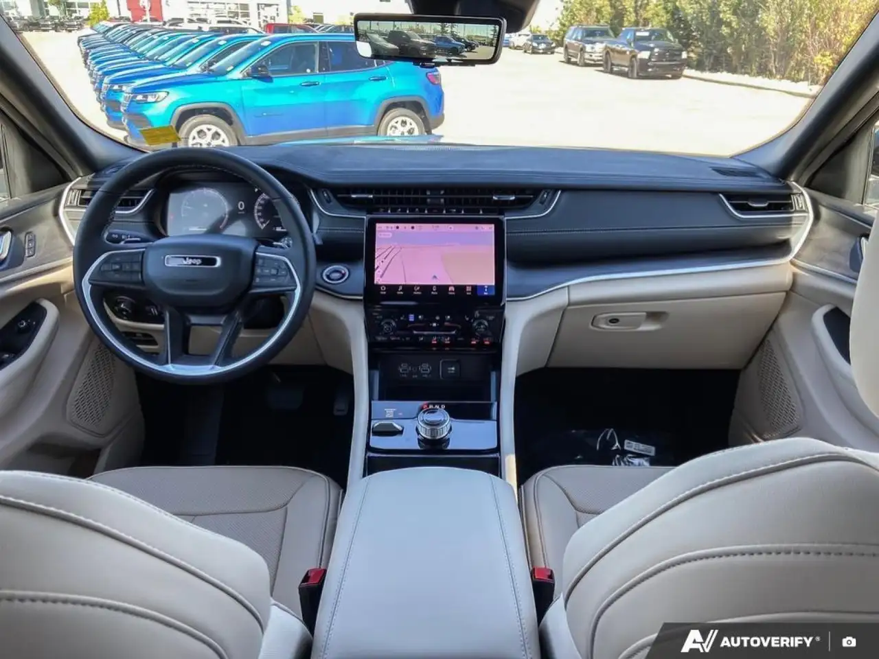 Jeep Grand Cherokee снимка Jeep Grand Cherokee