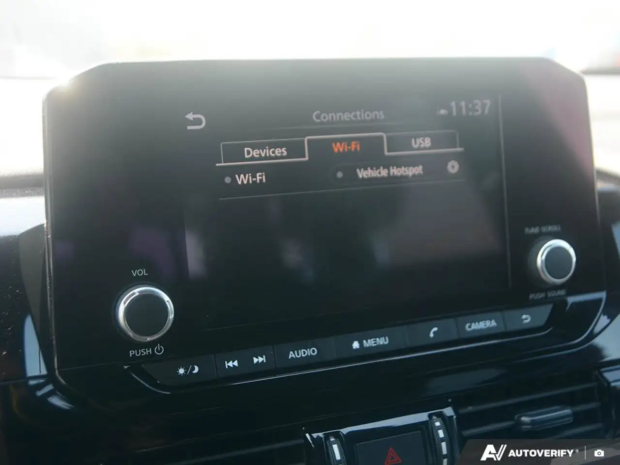 Nissan Pathfinder снимка Nissan Pathfinder