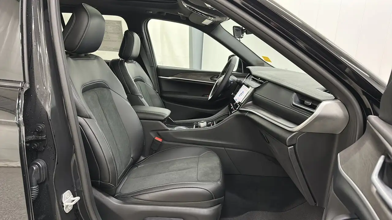 Jeep Grand Cherokee снимка Jeep Grand Cherokee