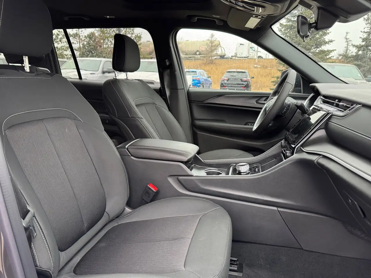 Jeep Grand Cherokee снимка Jeep Grand Cherokee