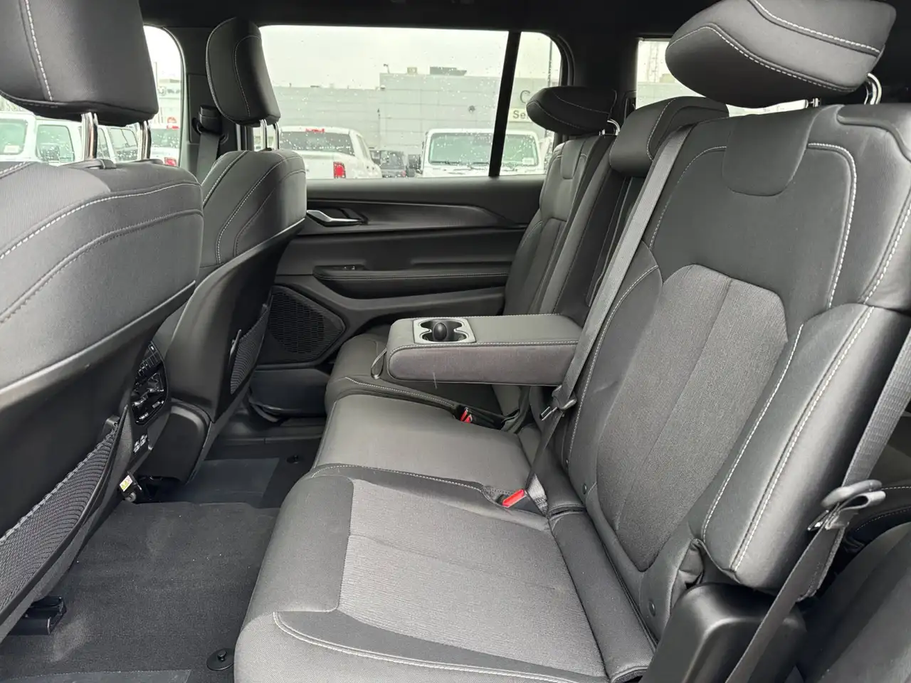 Jeep Grand Cherokee снимка Jeep Grand Cherokee