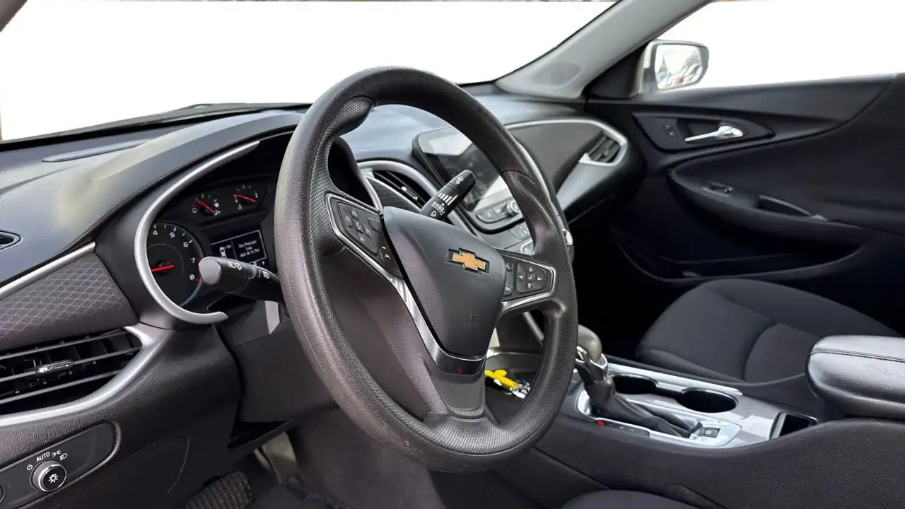 Chevrolet Malibu снимка Chevrolet Malibu