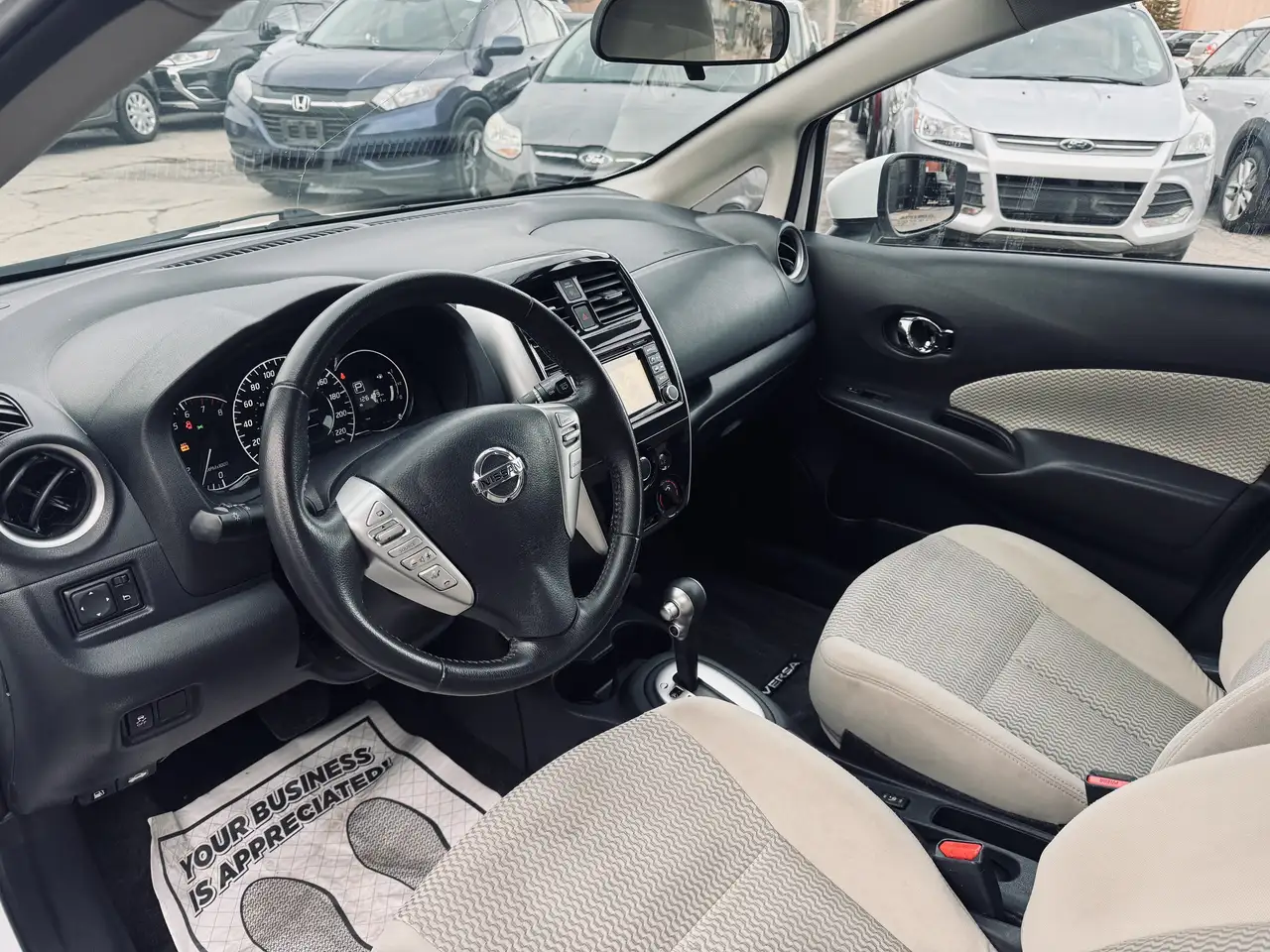 Nissan Note снимка Nissan Note