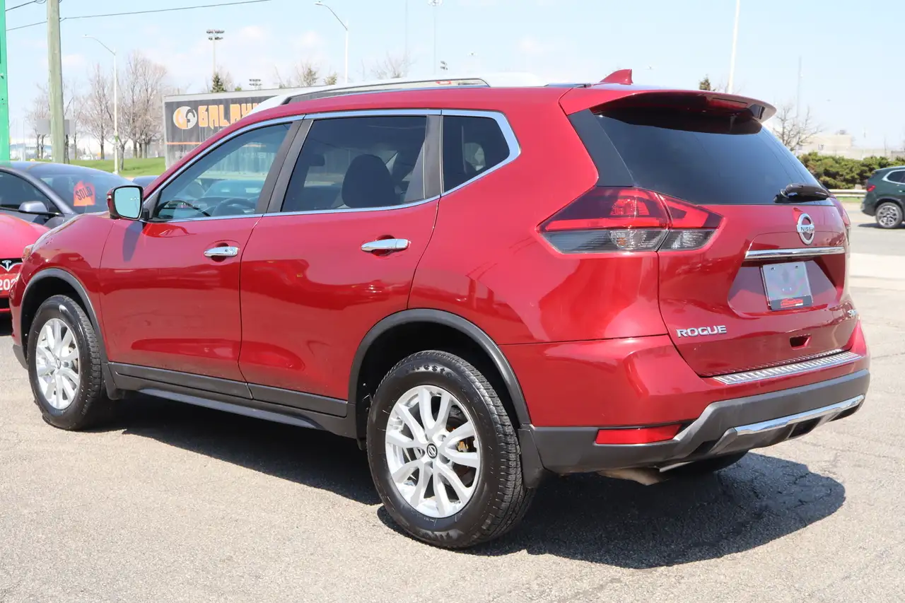 Nissan Rogue fotografie Nissan Rogue
