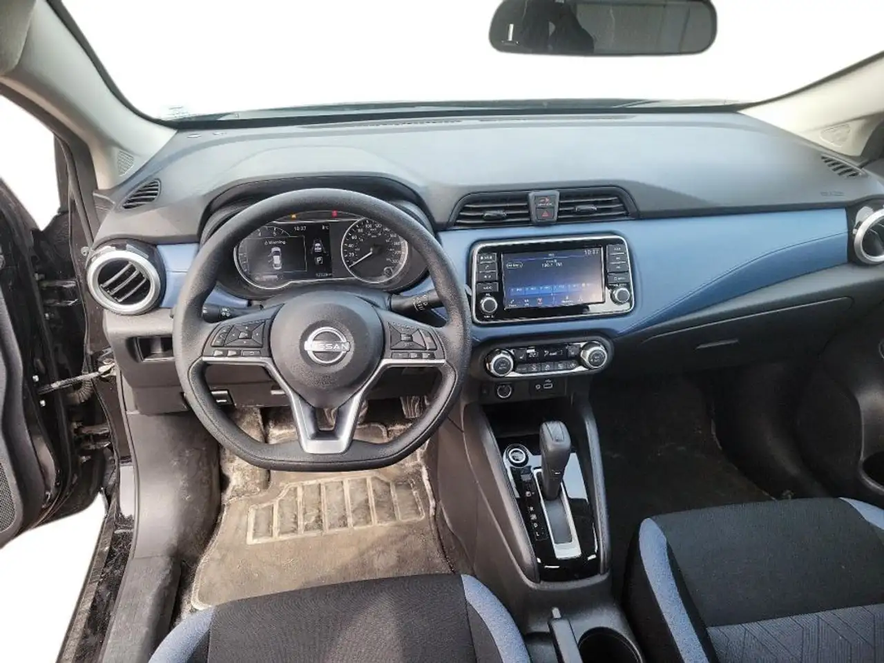 Nissan Versa fotografie Nissan Versa