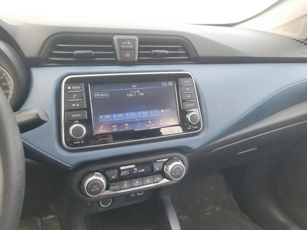 Nissan Versa fotografie Nissan Versa