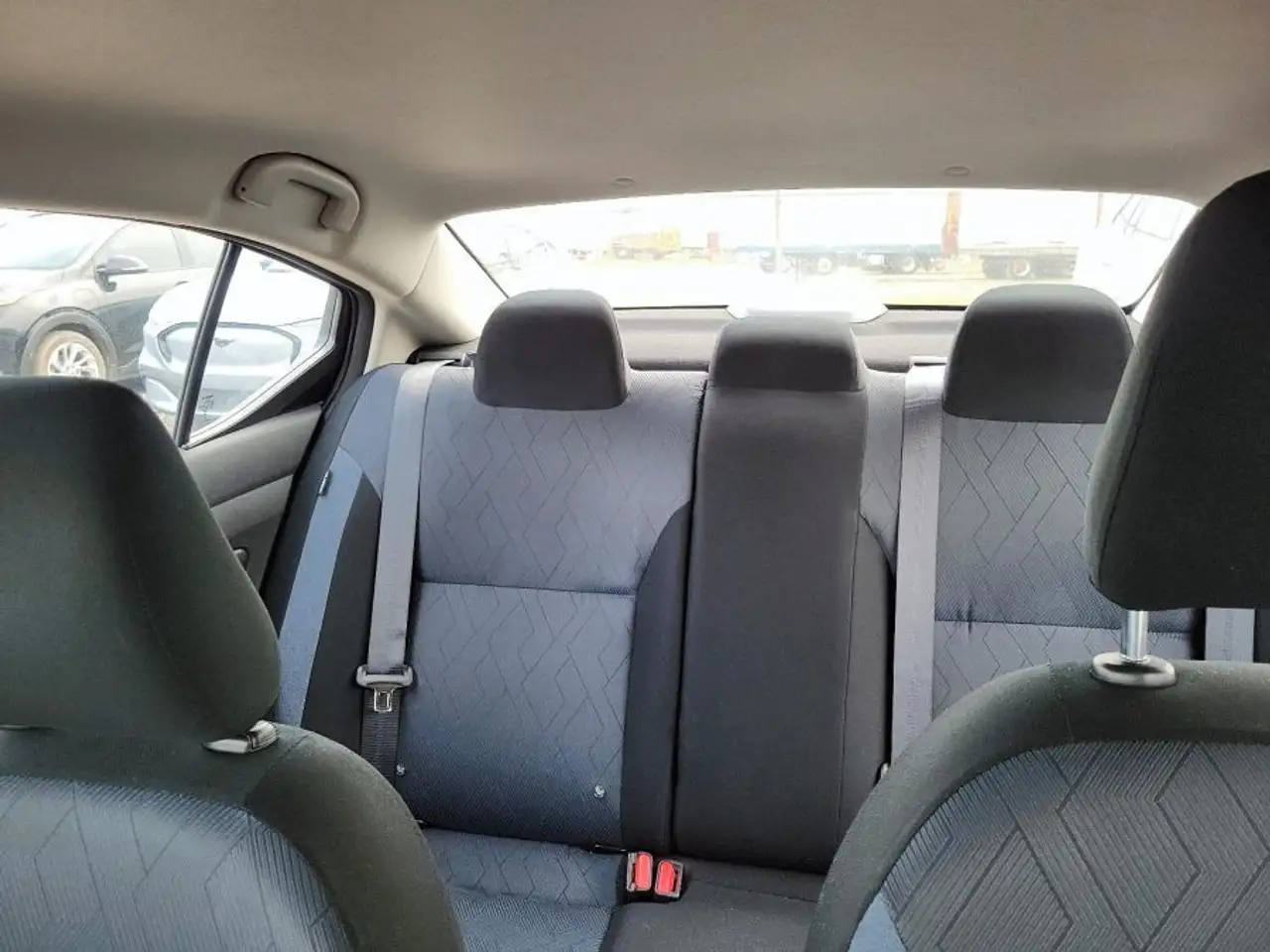 Nissan Versa fotografie Nissan Versa