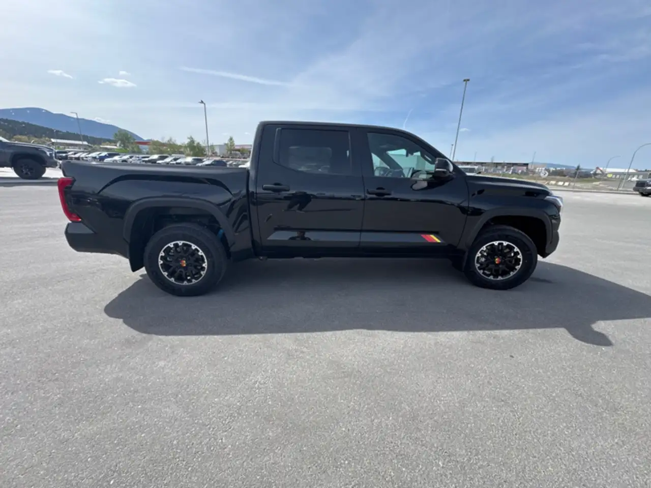 Toyota Tundra снимка Toyota Tundra