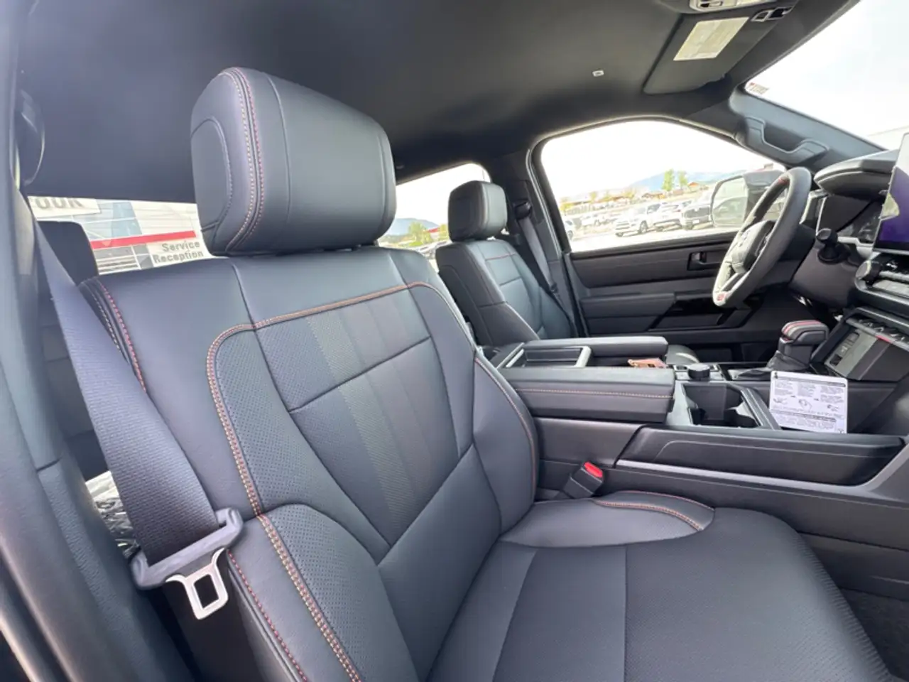 Toyota Tundra снимка Toyota Tundra