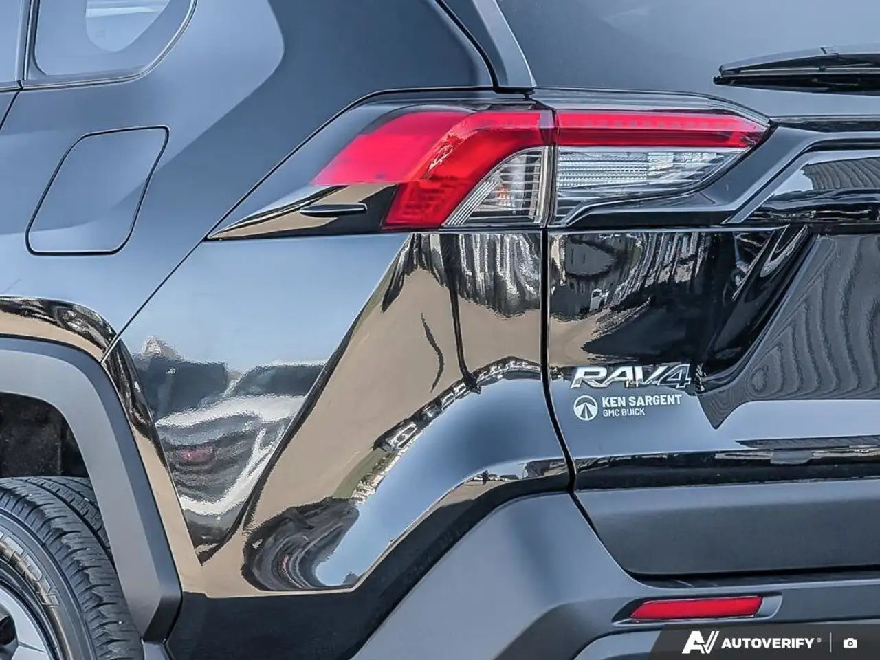 Toyota RAV 4 снимка Toyota RAV 4
