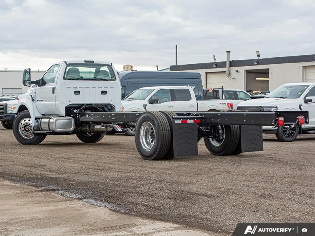 Ford F-750 Super Duty снимка Ford F-750 Super Duty
