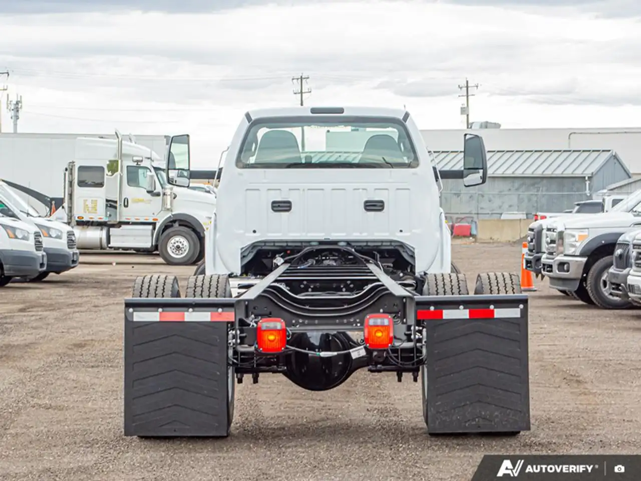 Ford F-750 Super Duty снимка Ford F-750 Super Duty