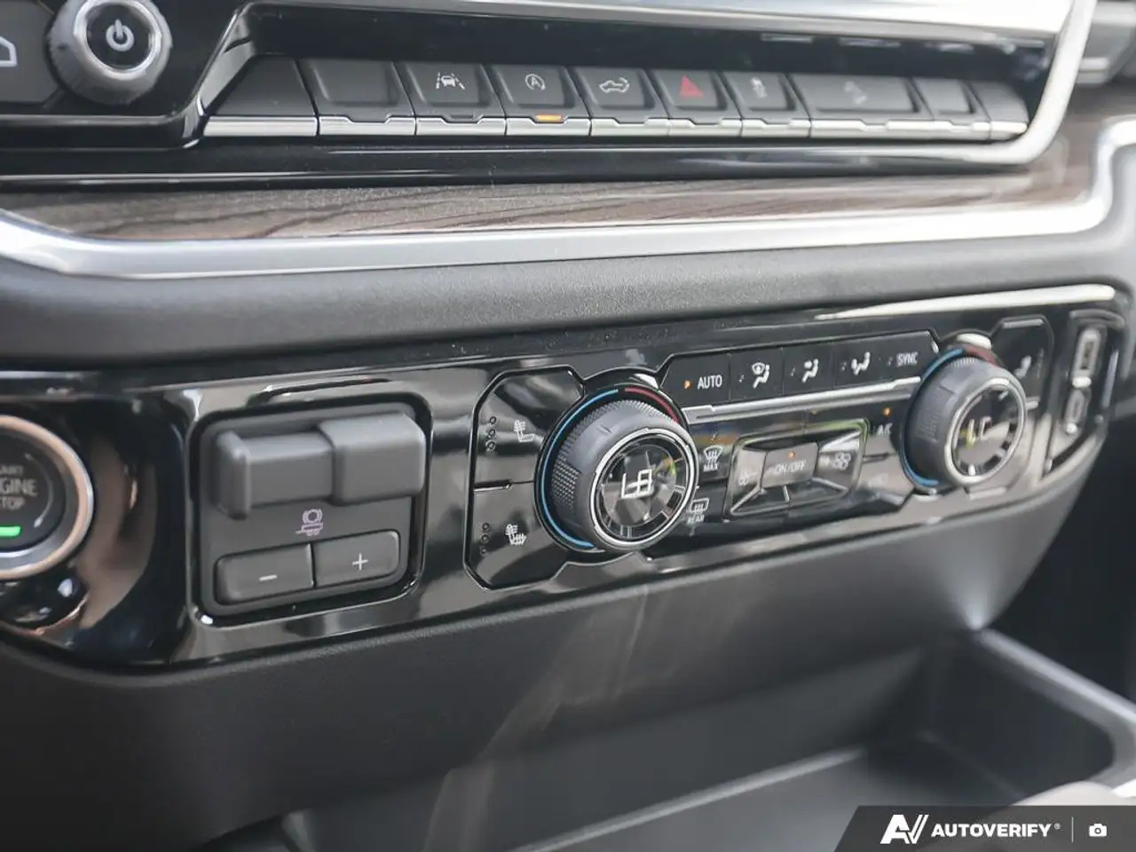 Chevrolet Silverado 1500 photo Chevrolet Silverado 1500