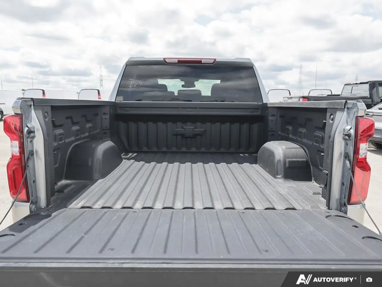 Chevrolet Silverado 1500 photo Chevrolet Silverado 1500