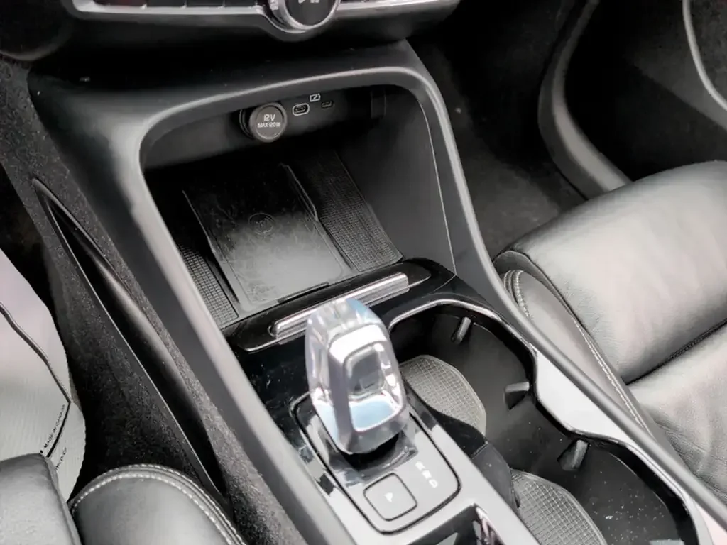 Volvo XC40 photo Volvo XC40