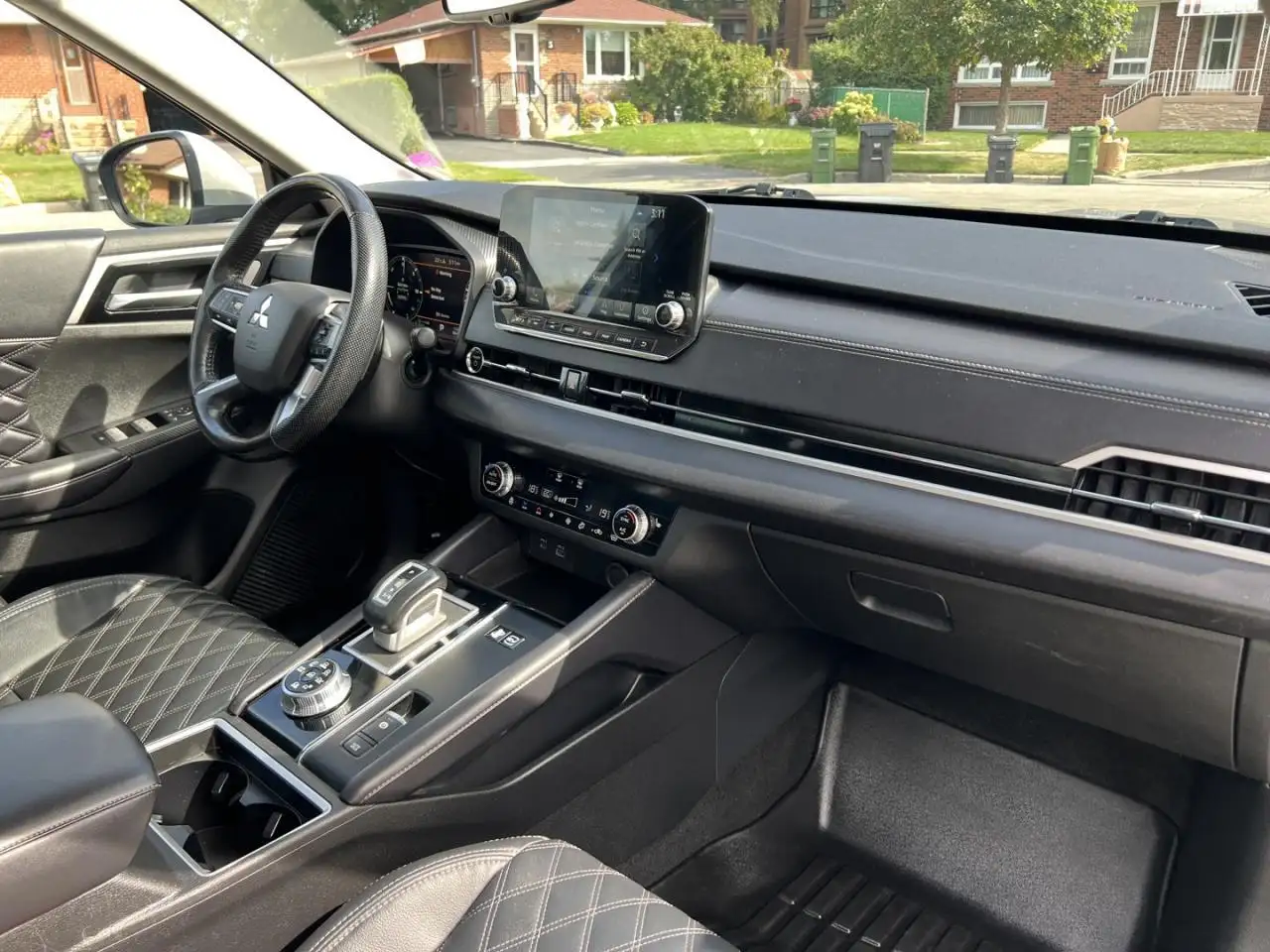 Mitsubishi Outlander снимка Mitsubishi Outlander