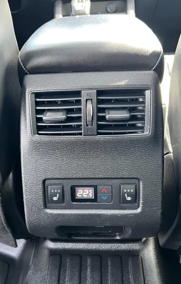 Mitsubishi Outlander снимка Mitsubishi Outlander