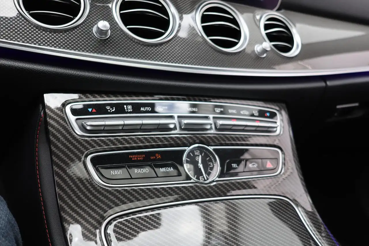 Mercedes-Benz E-Class fotografie Mercedes-Benz E-Class