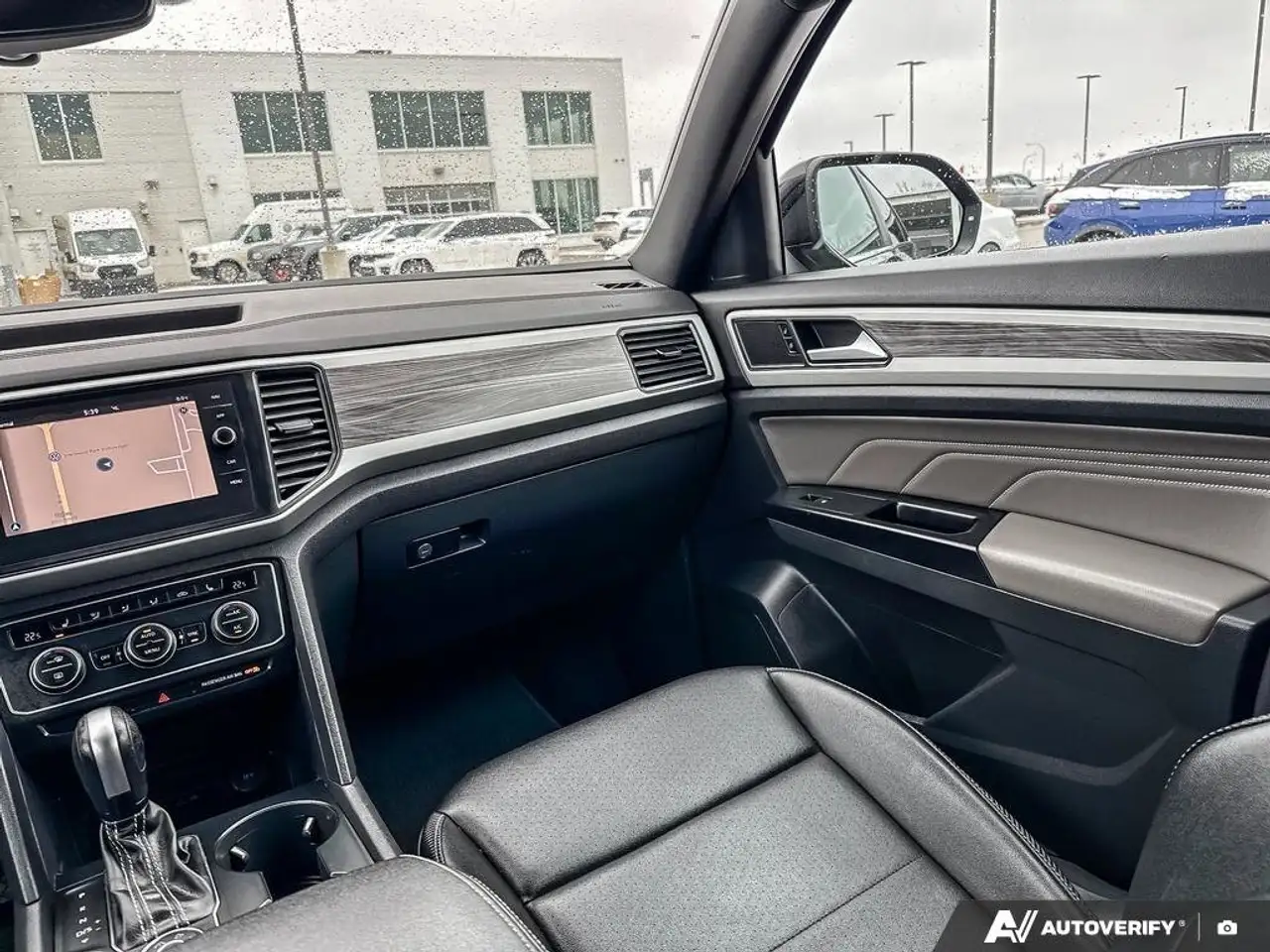 Volkswagen Atlas снимка Volkswagen Atlas