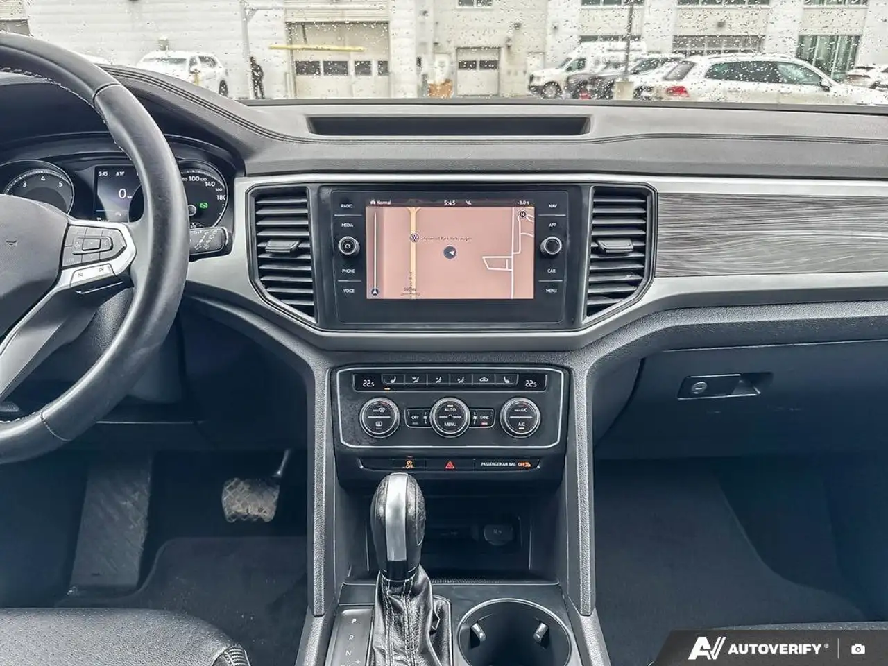Volkswagen Atlas снимка Volkswagen Atlas