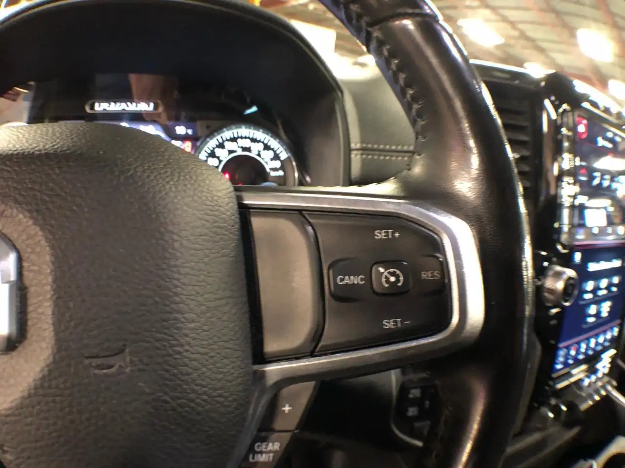RAM 1500 fotografie RAM 1500
