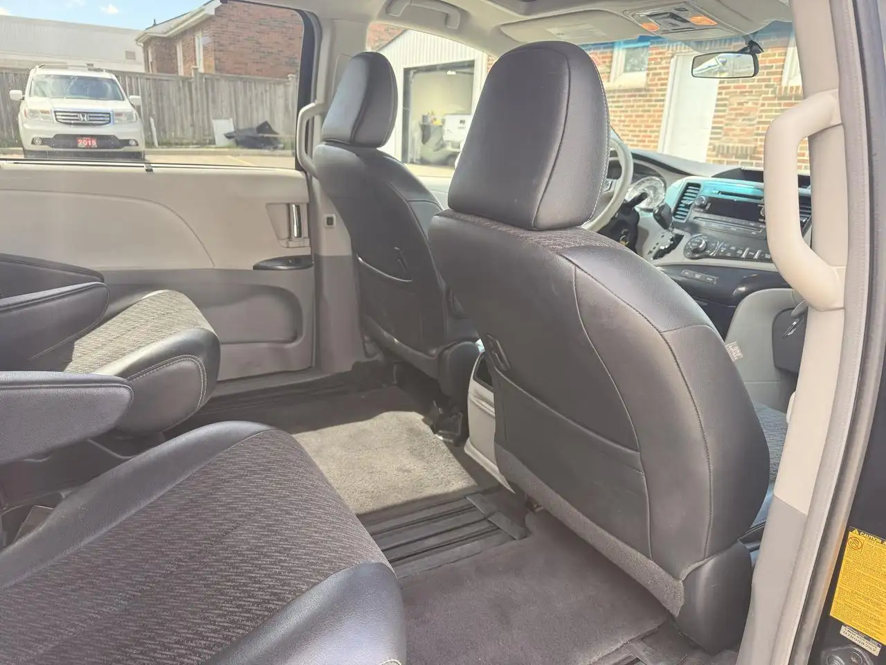 Toyota Sienna photo Toyota Sienna