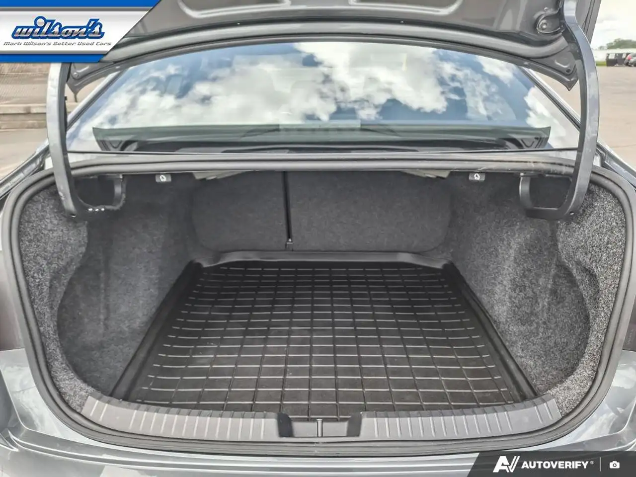 Volkswagen Jetta снимка Volkswagen Jetta