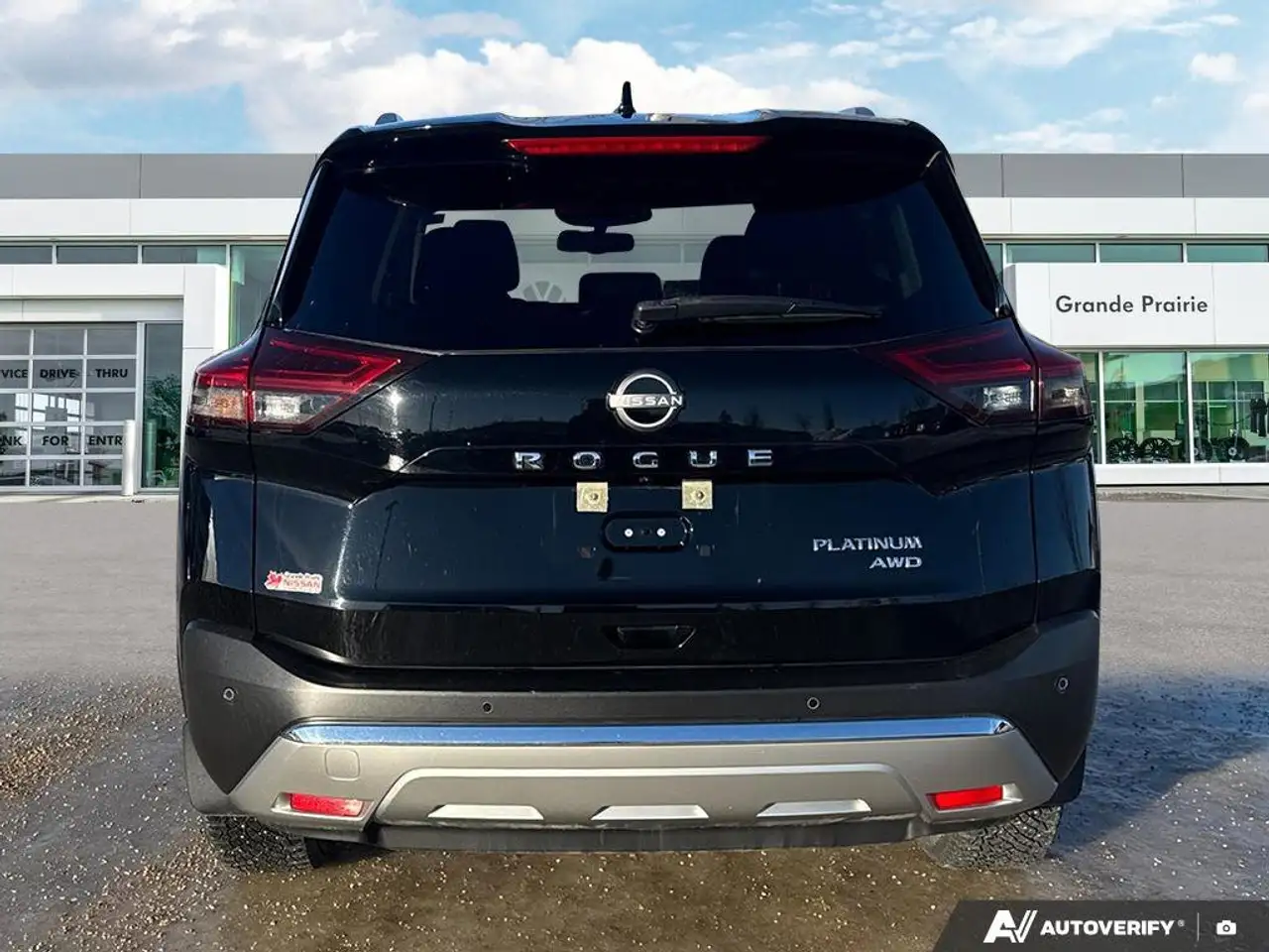 Nissan Rogue снимка Nissan Rogue