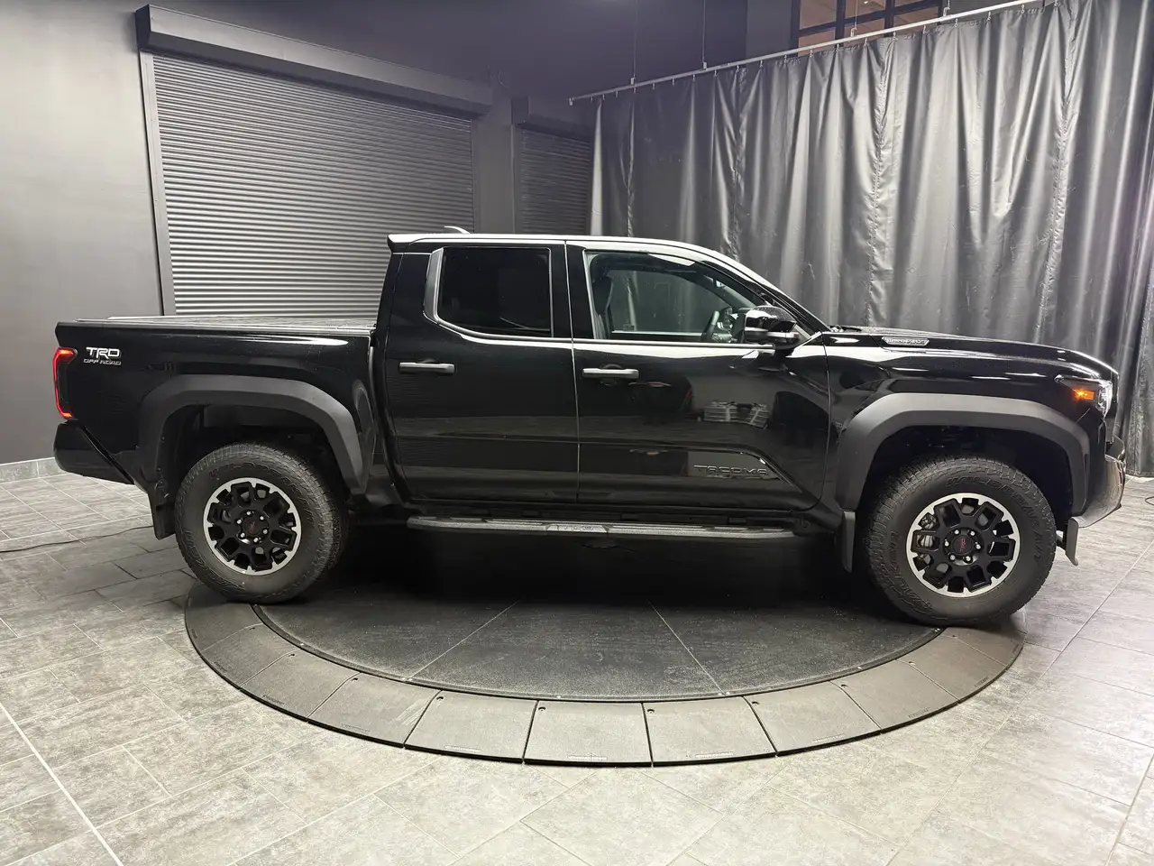 Toyota Tacoma снимка Toyota Tacoma