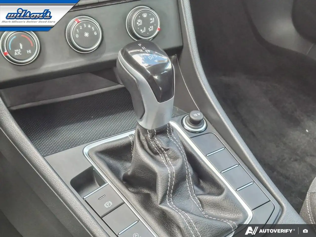 Volkswagen Jetta снимка Volkswagen Jetta