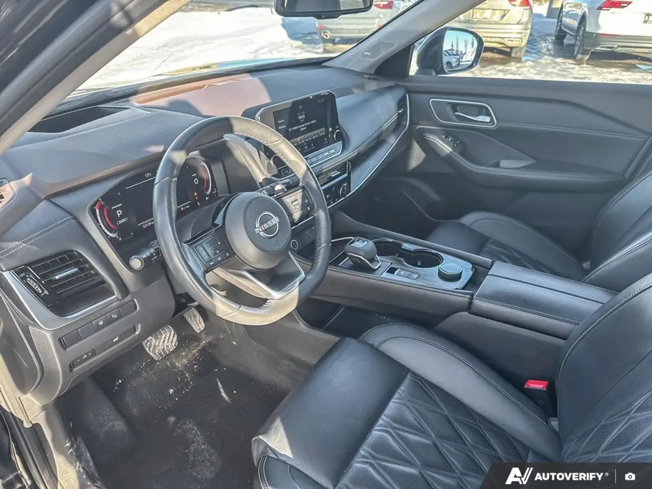 Nissan Rogue снимка Nissan Rogue