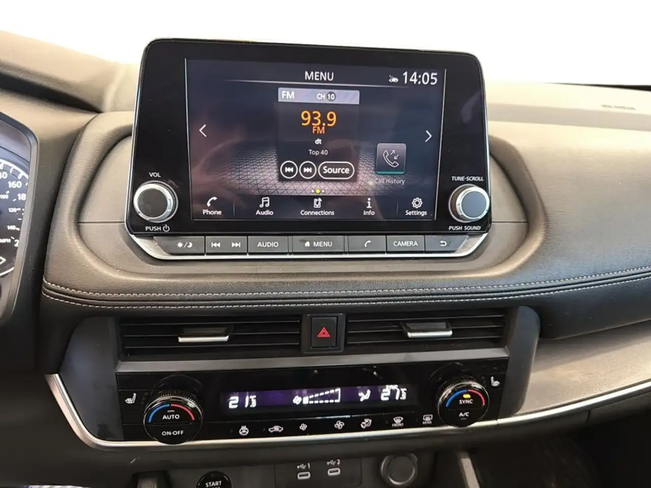 Nissan Rogue снимка Nissan Rogue