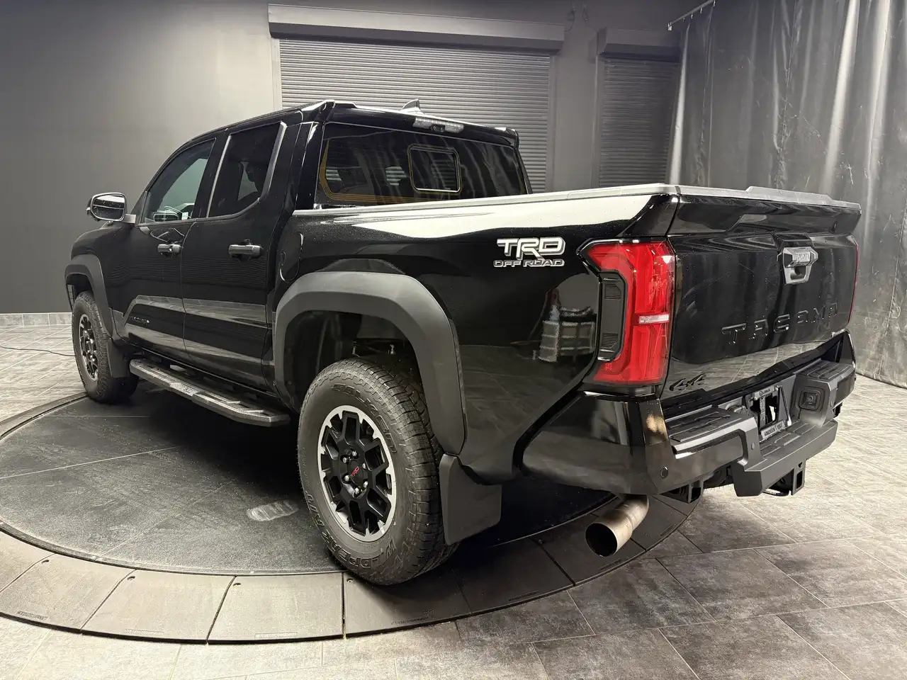 Toyota Tacoma снимка Toyota Tacoma