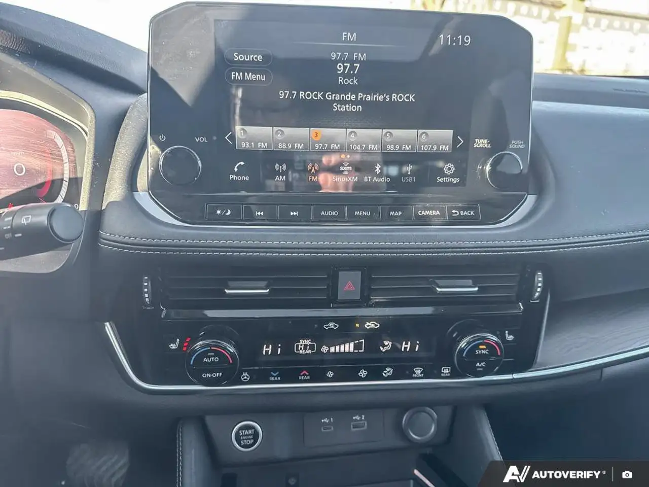 Nissan Rogue снимка Nissan Rogue