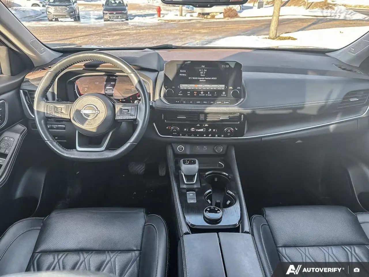 Nissan Rogue снимка Nissan Rogue